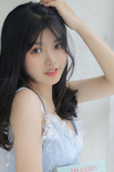 美女张开腿让男人桶爽